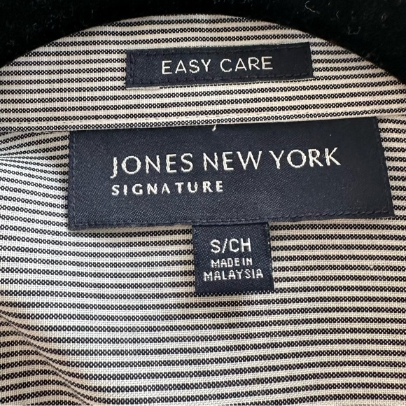 Jones New York Button Down Shirt (Size S) - Picture 3 of 3